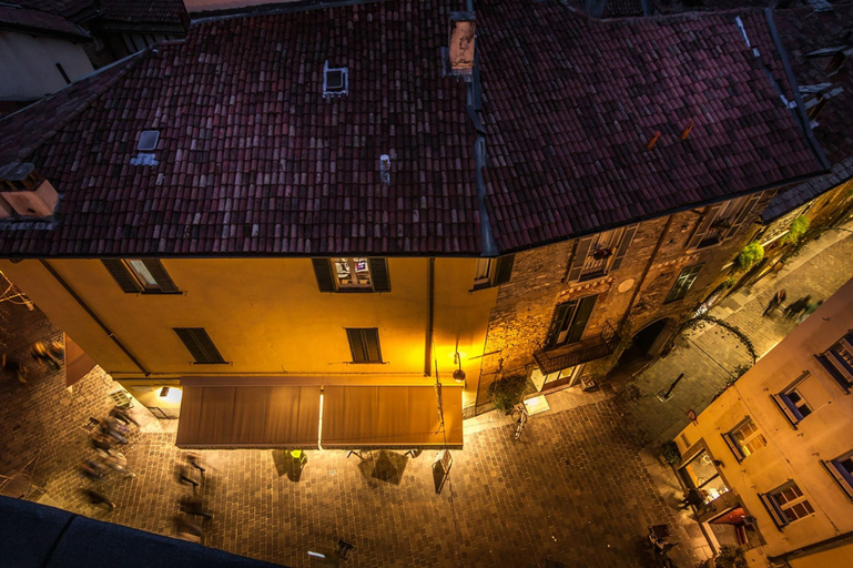 Others 5, Como Unique View, Como