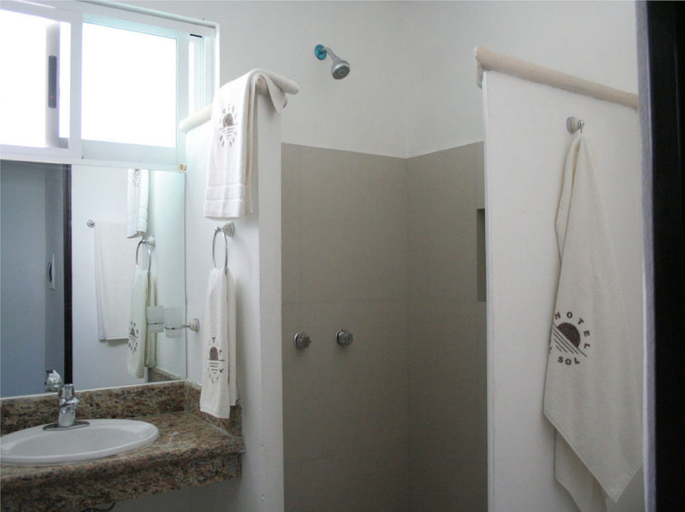 Bathroom 4, Hotel del Sol, Isla Mujeres