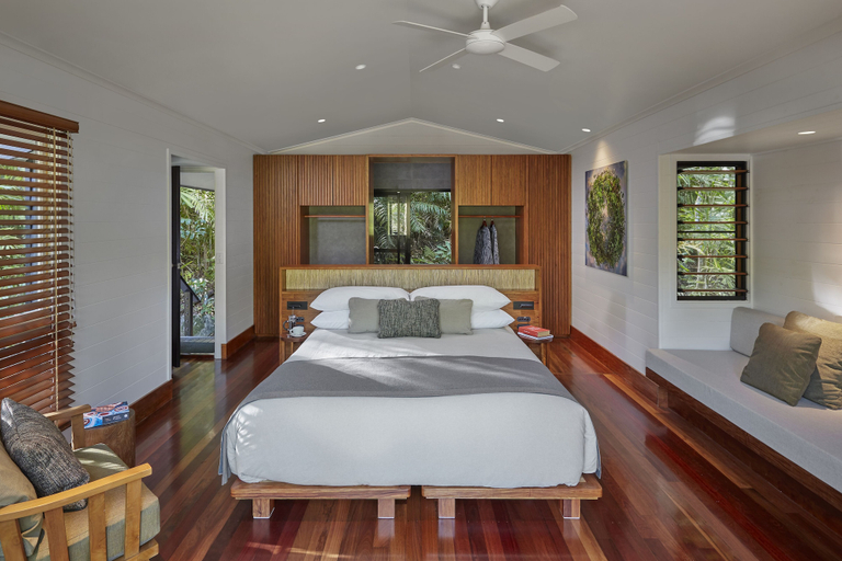 Bedroom 2, Silky Oaks Lodge, Beckons, Douglas