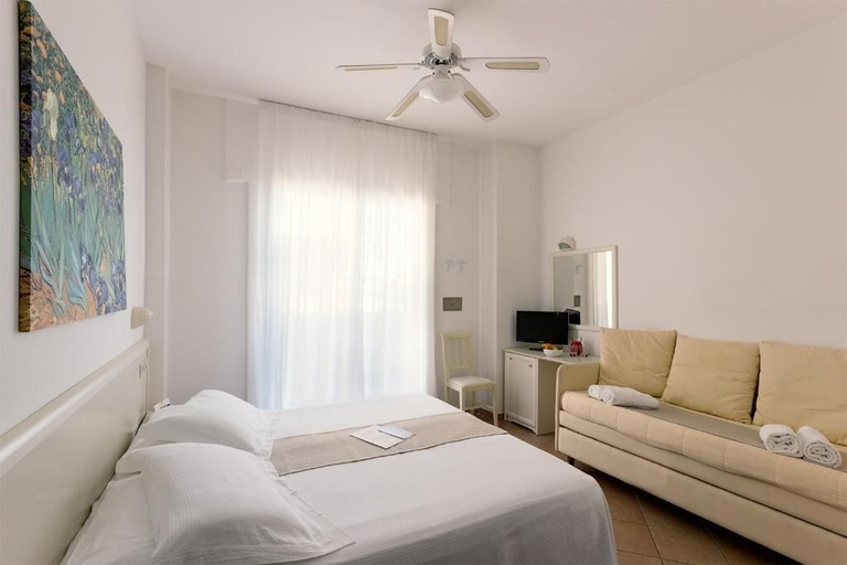 Bedroom 2, Hotel Trevi, Rimini
