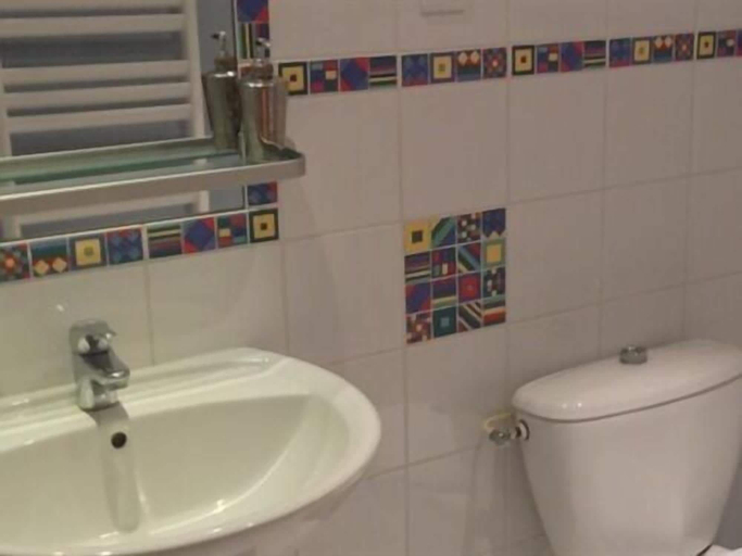 Bathroom, Les Barelles Chambres Dhôtes, Ain