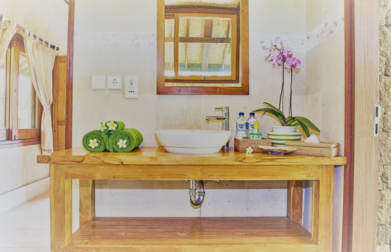 Bathroom 4, Three Monkeys Villas, Badung