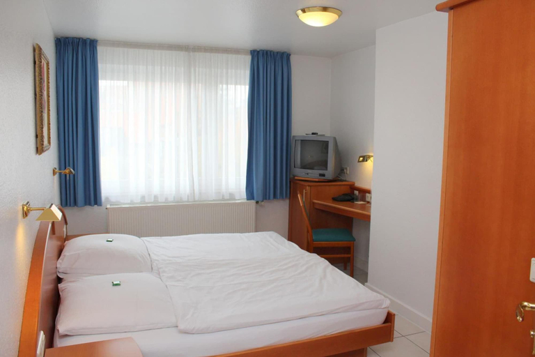 Bedroom 3, Sonne, Esslingen