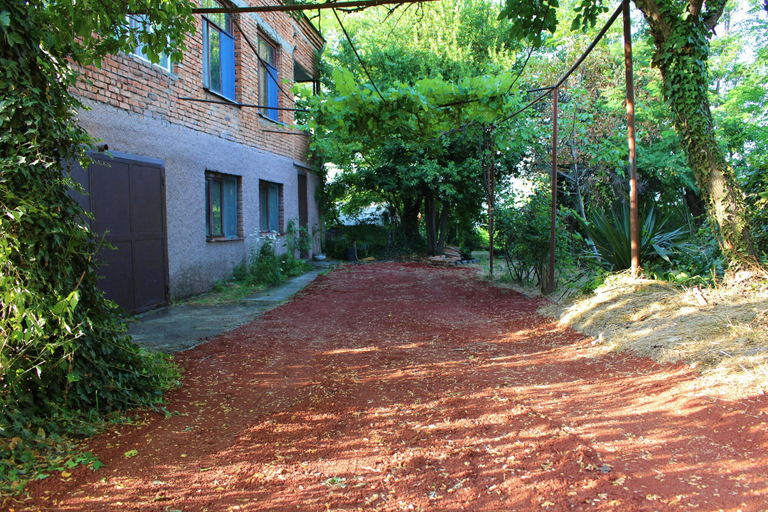 Exterior & Views, Telavi Inn, Telavi