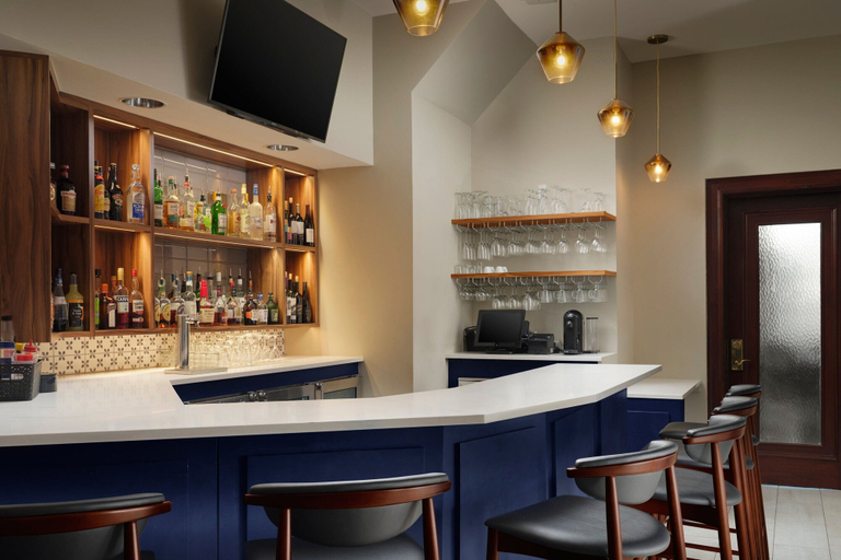 Food & Drinks 5, Marriott Vacation Club® at Custom House, Boston, Boston
