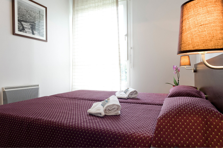 Bedroom 4, Residhotel les Hauts d'Andilly, Val-d'Oise
