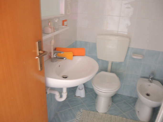 Bathroom, Condominio Corinzia, Venezia