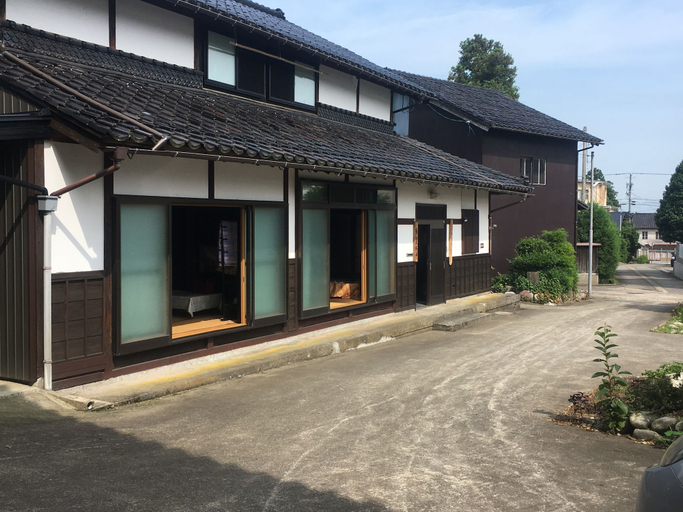 Exterior & Views 2, Kominka Guesthouse Sudomari Tonami, Tonami