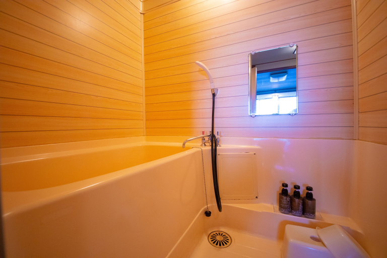 Bathroom 5, Toba Grand Hotel, Toba