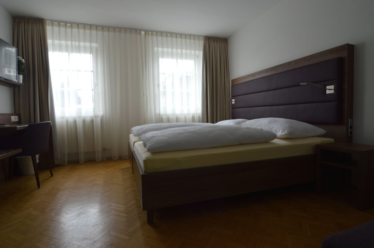 Bedroom 4, Pension Elisabeth - Rooms & Apartments, Salzburg