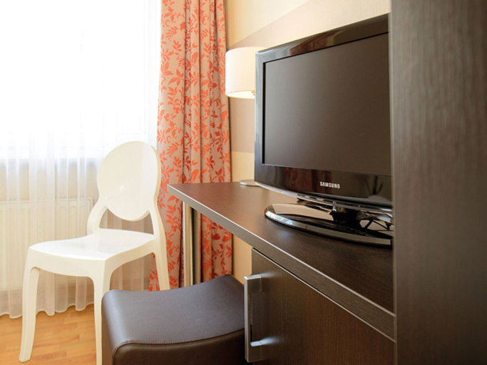 Bedroom 2, Hotel Europa, Bonn