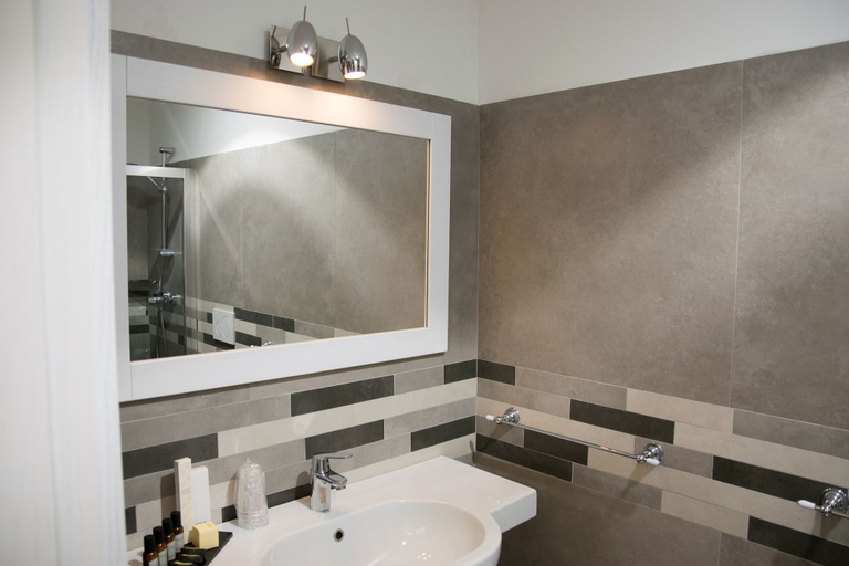 Bathroom 5, Hotel Belvedere, Torre Dell'Orso, Lecce
