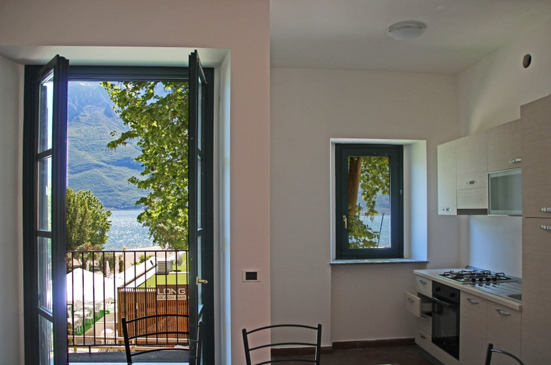Private kitchen 3, Holideal Campione Bed & Surf, Brescia