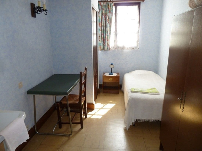 Bedroom 3, Domaine des Garennes, Dordogne
