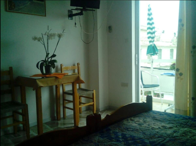 Bedroom 4, Pension Gina, Attica