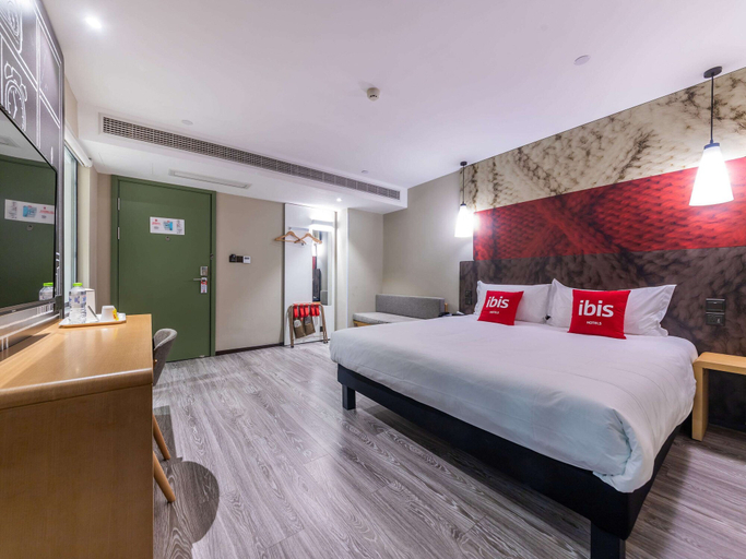 Bedroom 3, Ibis Chongqing Jiefangbei Pedestrian Street Hotel, Chongqing