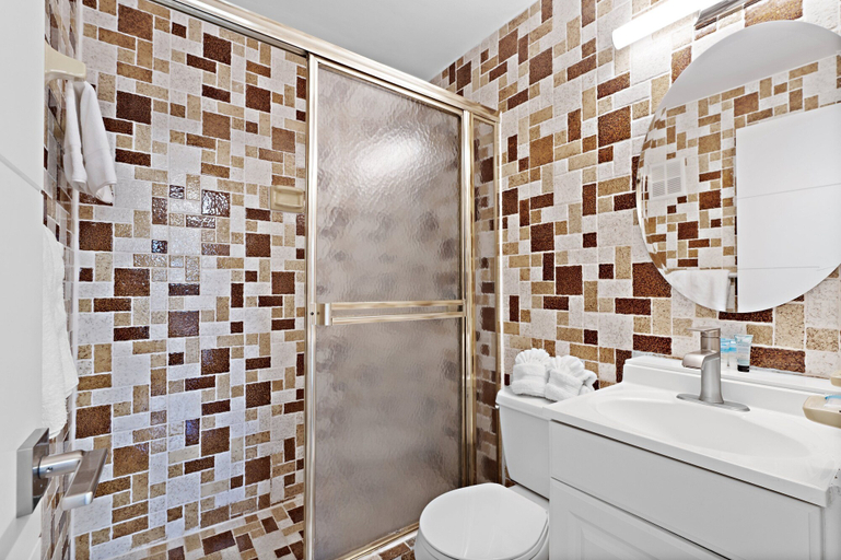 Bathroom 3, The Tel Hollywood Beach, Broward