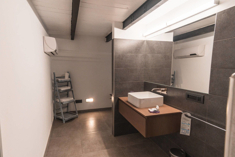 Bathroom 5, SanCosmoSuite, Genova