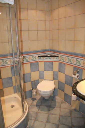 Bathroom 5, Les Magnolias Hôtel, Aveyron
