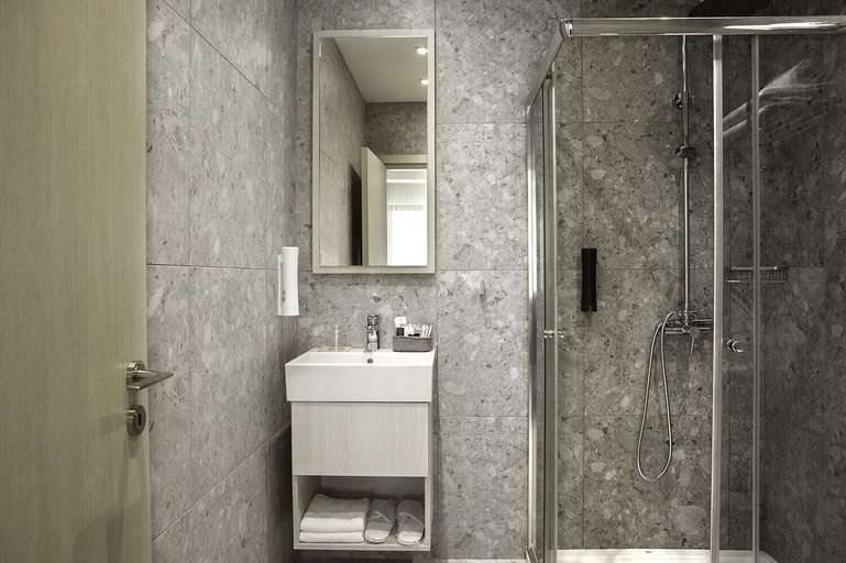 Bathroom 5, Roseum Boutique Hotel, Larnaca