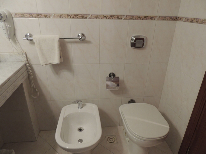 Bathroom 4, La Foret, n.a351