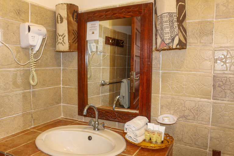 Bathroom 4, African Sun Sea Beach Resort & Spa, Kusini
