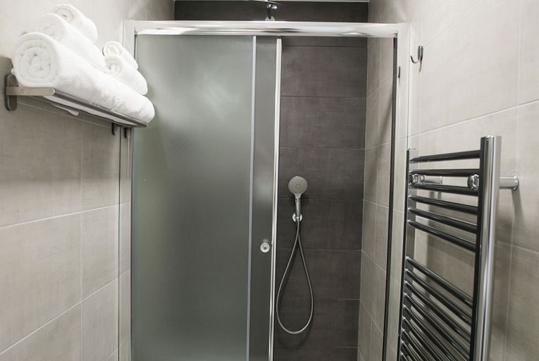 Bathroom 5, Merulana Holidays, Rome
