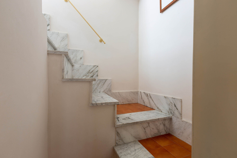 Others 4, 2163 Palazzo Grassi, Taranto