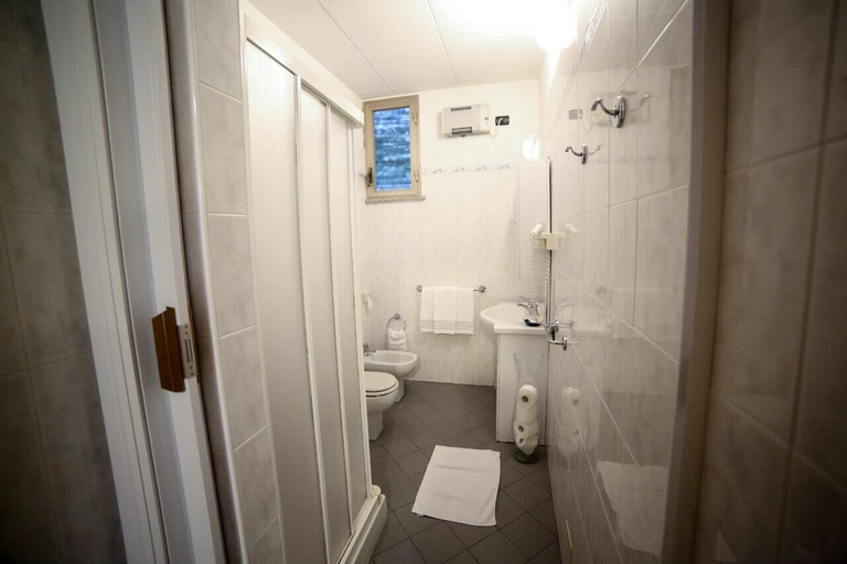 Bedroom 4, Residence Corallo, Savona