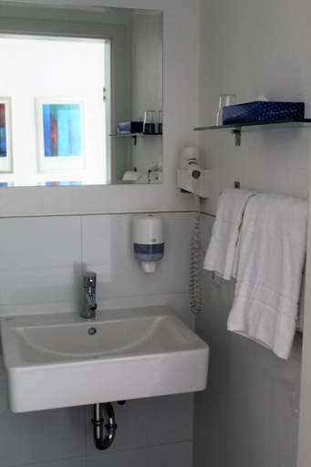 Bathroom 3, Hotel Hüllen, Ahrweiler