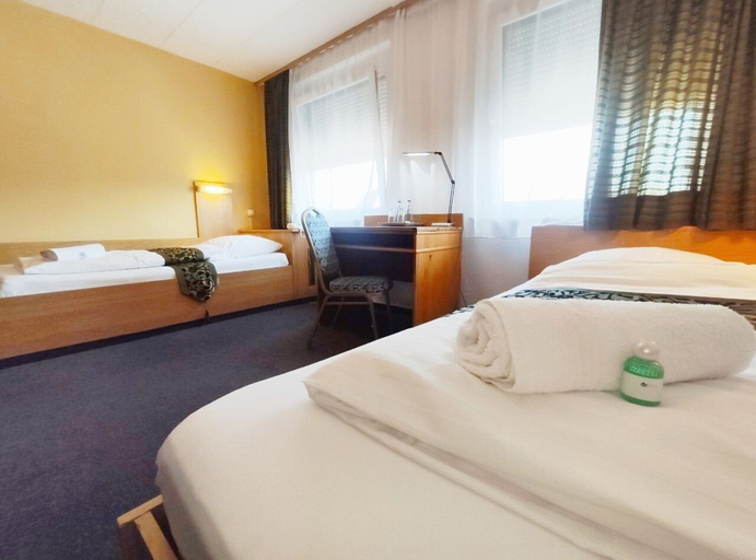 Bedroom 3, City Hotel Pforzheim, Pforzheim