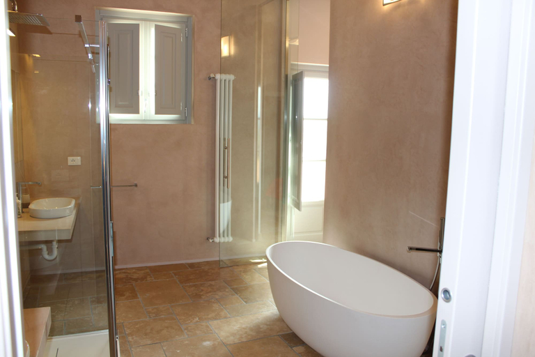 Bathroom 4, Relais Pugliano, Florence