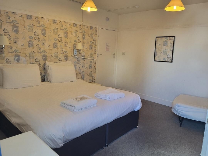 Bedroom 4, North Parade Seafront Accommodation, Lincolnshire