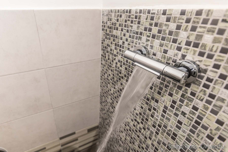 Bathroom 5, Scirocco Rooms, Roma