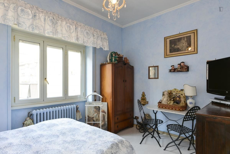 Bedroom 3, Abruzzese, Rome