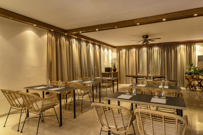 Food & Drinks 5, Aparthotel Houm Plaza Son Rigo, Baleares
