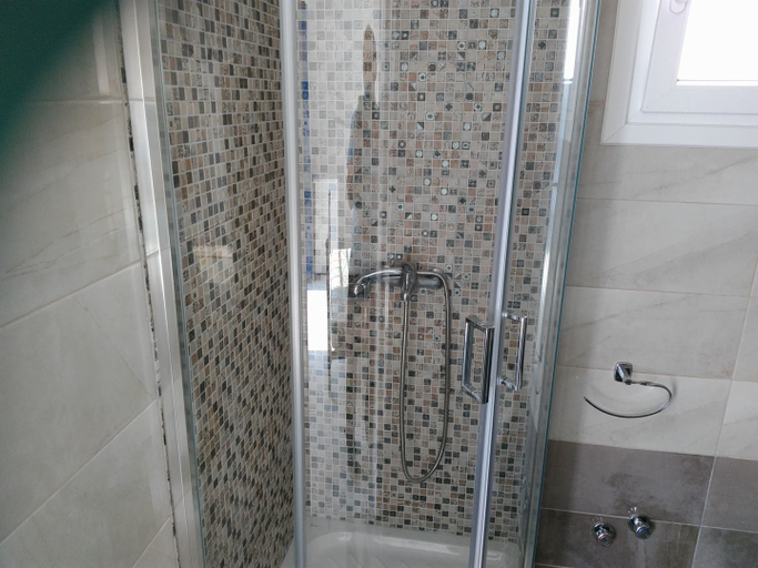 Bathroom 5, Angelos Rooms, South Aegean
