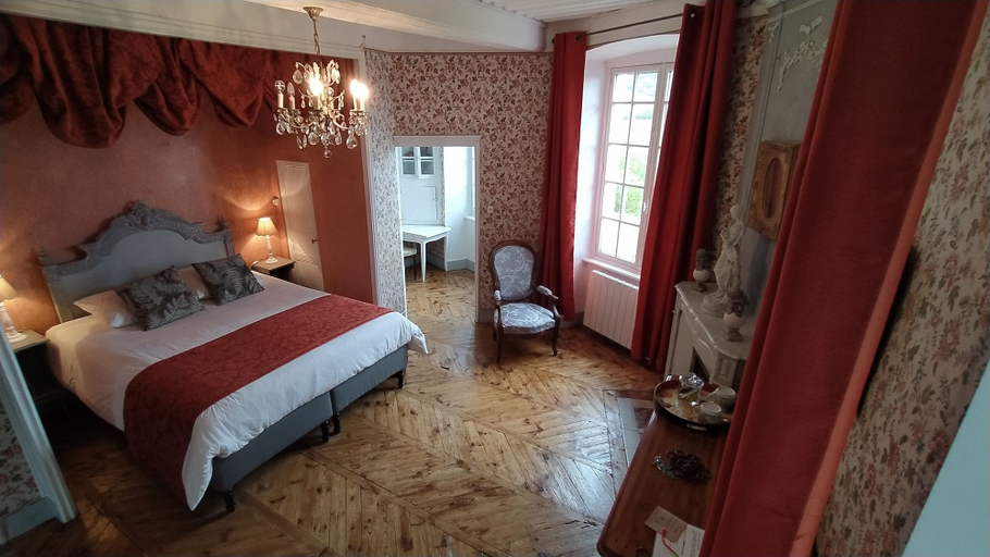 Bedroom 3, Château de Perpezat, Puy-de-Dôme
