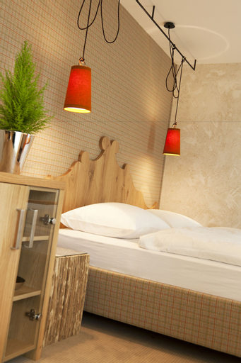 Bedroom 3, Hotel Tirolerhof, Zell am See