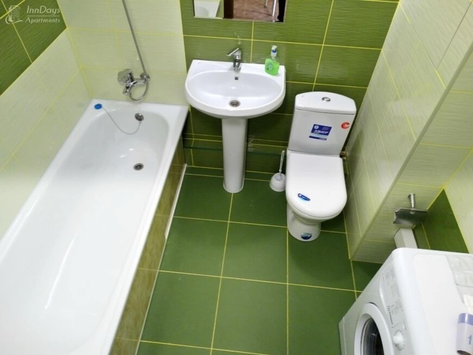 Bathroom, Inndays on Lunacharskogo-2, Tula