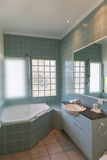 Bathroom 4, Beaches Port Douglas, Douglas