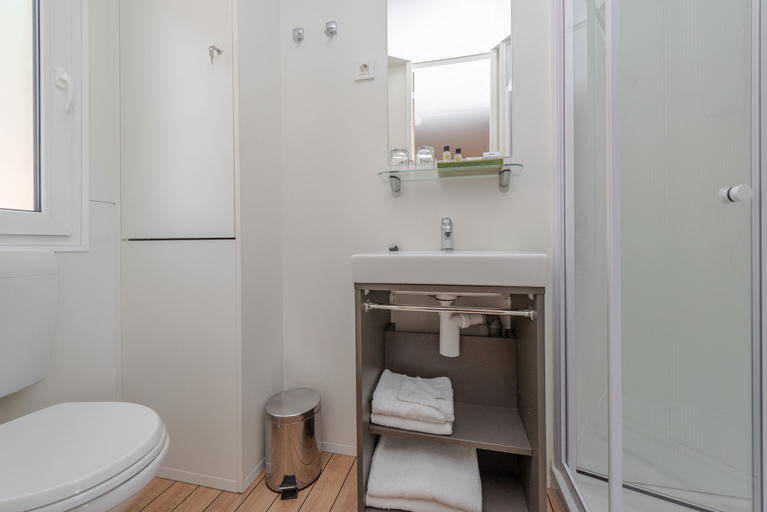 Bathroom 4, Camping Paklenica, Starigrad