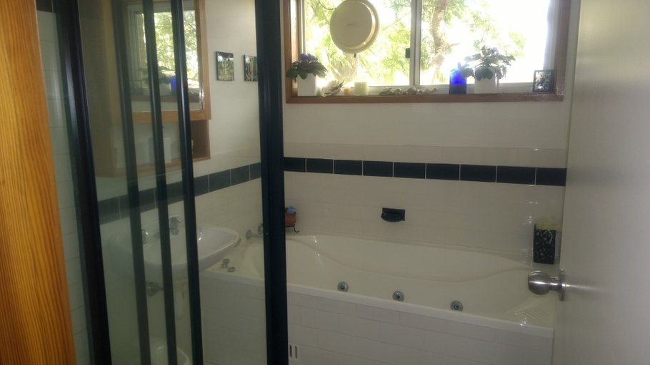Bathroom 4, Linley House, Sydney