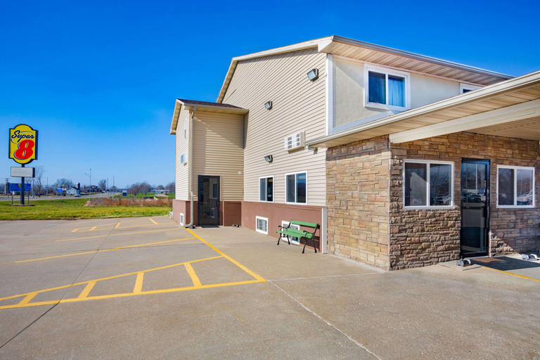 Exterior & Views 2, Super 8 by Wyndham Fort Madison, Lee