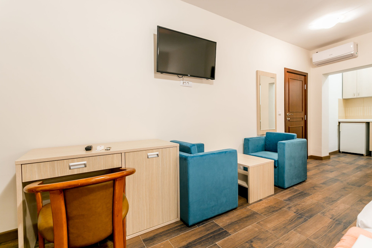 Others 5, Villa Stari Grad