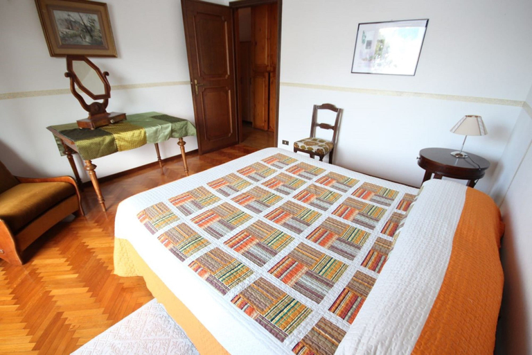 Room 3, Pozzuolo Apartment, Como