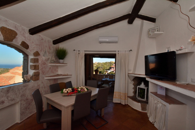 In-room dining 4, Bloom 38, Olbia-Tempio