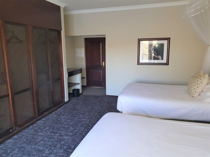 Bedroom 3, Premier Hotel Roodevalley, City of Tshwane