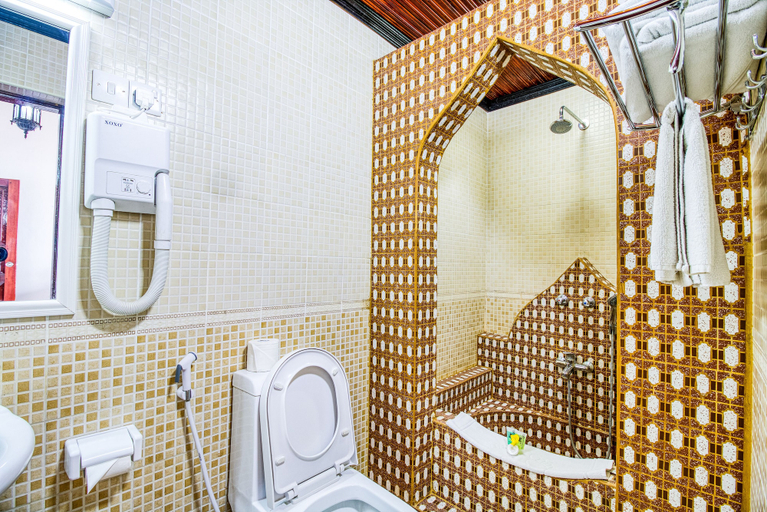 Bathroom 5, Tembo House Hotel, Mjini