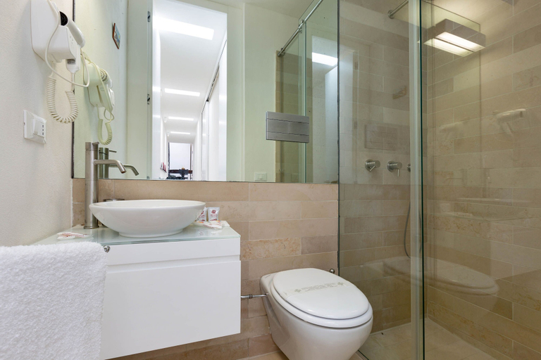 Bathroom, 662 Suite Premium La Greca, Lecce